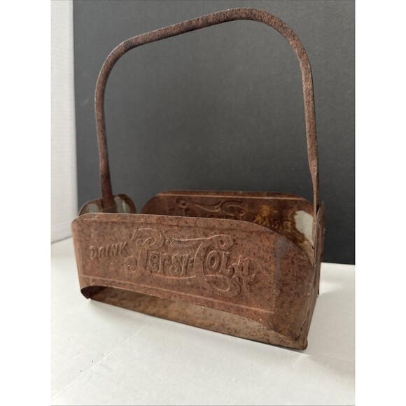 Vintage Pepsi Cola Metal Bottle Carrier Old Collectible Weathered Memorabilia - Picture 8 of 12